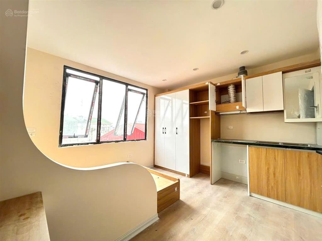 Bán nhà mp lê văn hiến. 50 m2, 6 t, t máy, vỉa hè ô tô tránh, dt 600 triệu/năm. giá nhỉnh 14 tỷ
