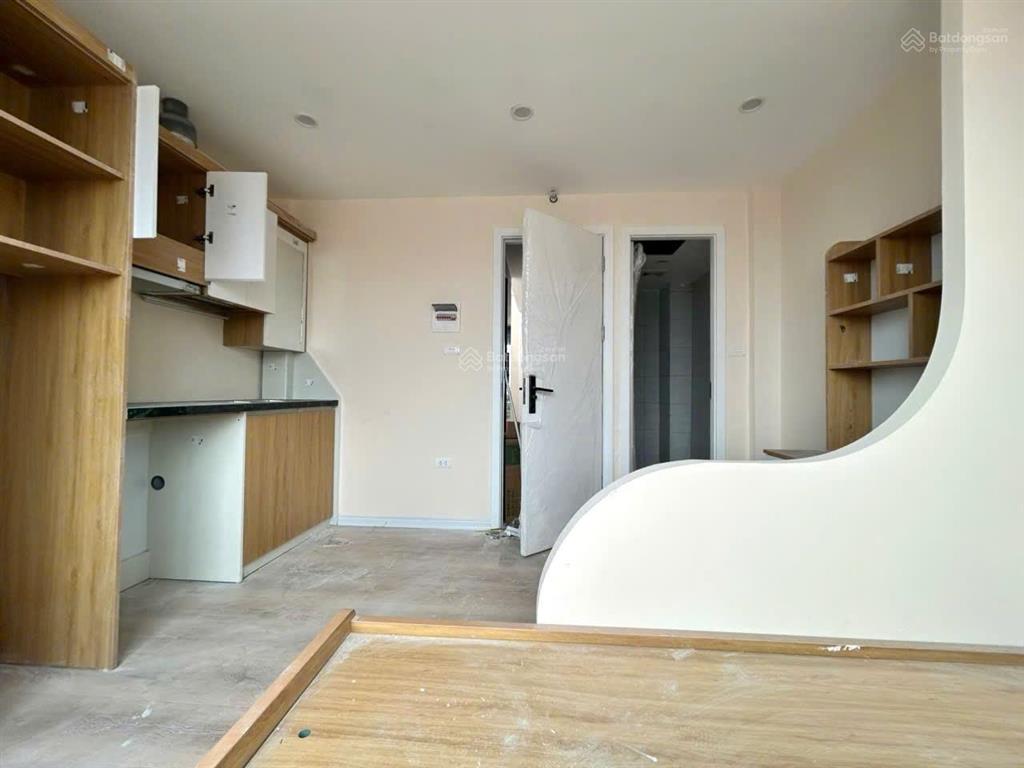 Bán nhà mp lê văn hiến. 50 m2, 6 t, t máy, vỉa hè ô tô tránh, dt 600 triệu/năm. giá nhỉnh 14 tỷ