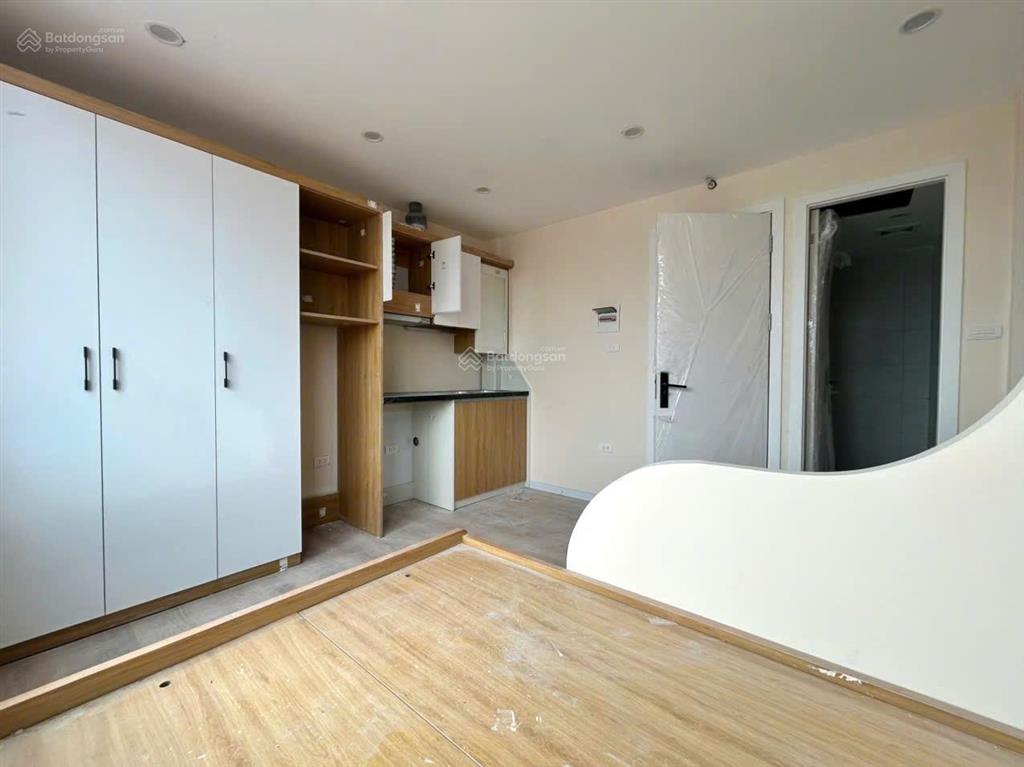 Bán nhà mp lê văn hiến. 50 m2, 6 t, t máy, vỉa hè ô tô tránh, dt 600 triệu/năm. giá nhỉnh 14 tỷ