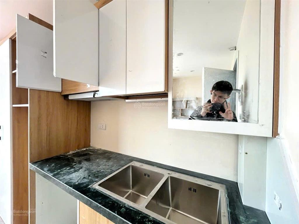 Bán nhà mp lê văn hiến. 50 m2, 6 t, t máy, vỉa hè ô tô tránh, dt 600 triệu/năm. giá nhỉnh 14 tỷ