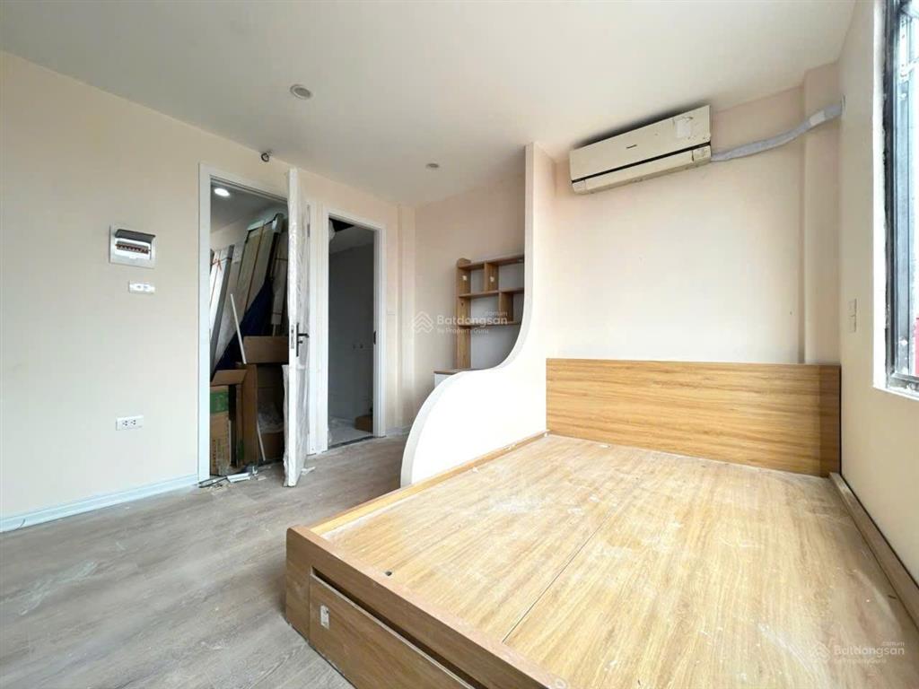 Bán nhà mp lê văn hiến. 50 m2, 6 t, t máy, vỉa hè ô tô tránh, dt 600 triệu/năm. giá nhỉnh 14 tỷ