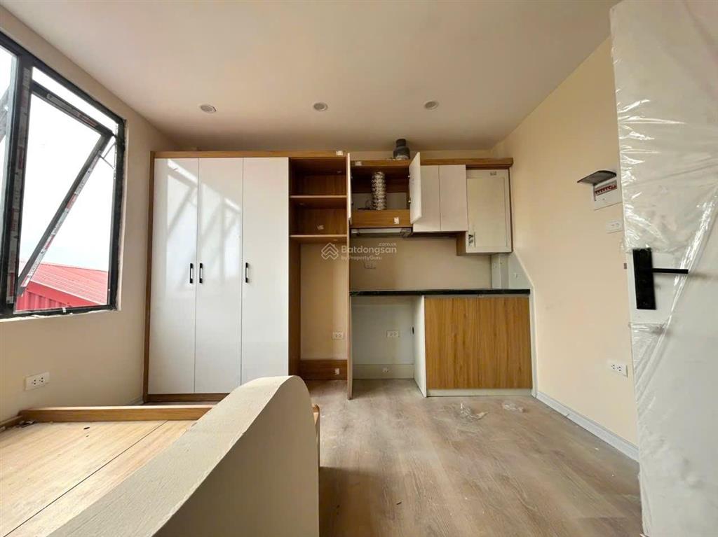 Bán nhà mp lê văn hiến. 50 m2, 6 t, t máy, vỉa hè ô tô tránh, dt 600 triệu/năm. giá nhỉnh 14 tỷ