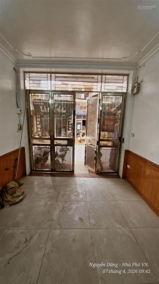 Bán nhà mặt phố cổ nhuế. 60 m2, 5 tầng, dân xây, vỉa hè, ô tô tránh, kinh doanh, giá nhỉnh 15 tỷ