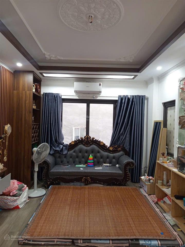 Bán gấp nhà cổ nhuế. 30 m2, 5 tầng, ngõ thông kinh doanh, ô tô đỗ cửa. giá nhỉnh 6 tỷ