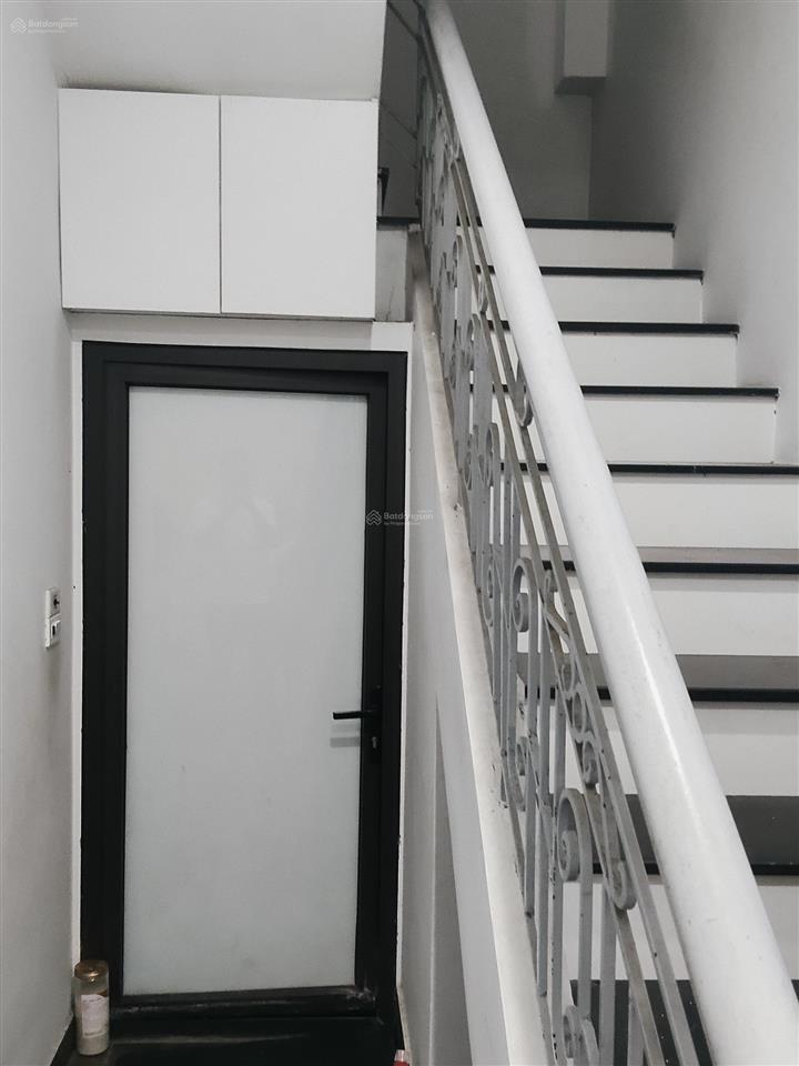 Bán gấp nhà lê văn hiến, 50 m2, 3 t, lô góc, mặt tiền 14 m, ô tô tránh, kd sầm uất. giá 10.99 tỷ
