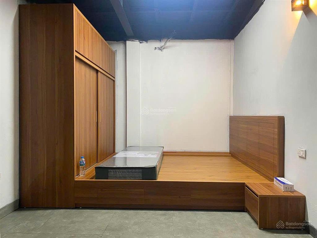 Bán gấp nhà hoàng liên, 36 m2, 3t, ô tô đỗ cửa, 15 m ra ô tô tránh, mặt phố. giá 3.95 tỷ
