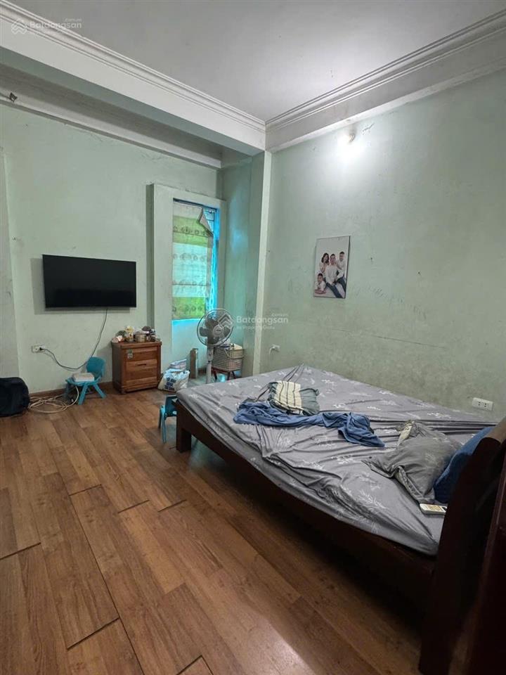 Bán gấp nhà mai dịch. 60 m2, 3 t, vỉa hè, ô tô tránh, kinh doanh sầm uất. giá nhỉnh 16 tỷ