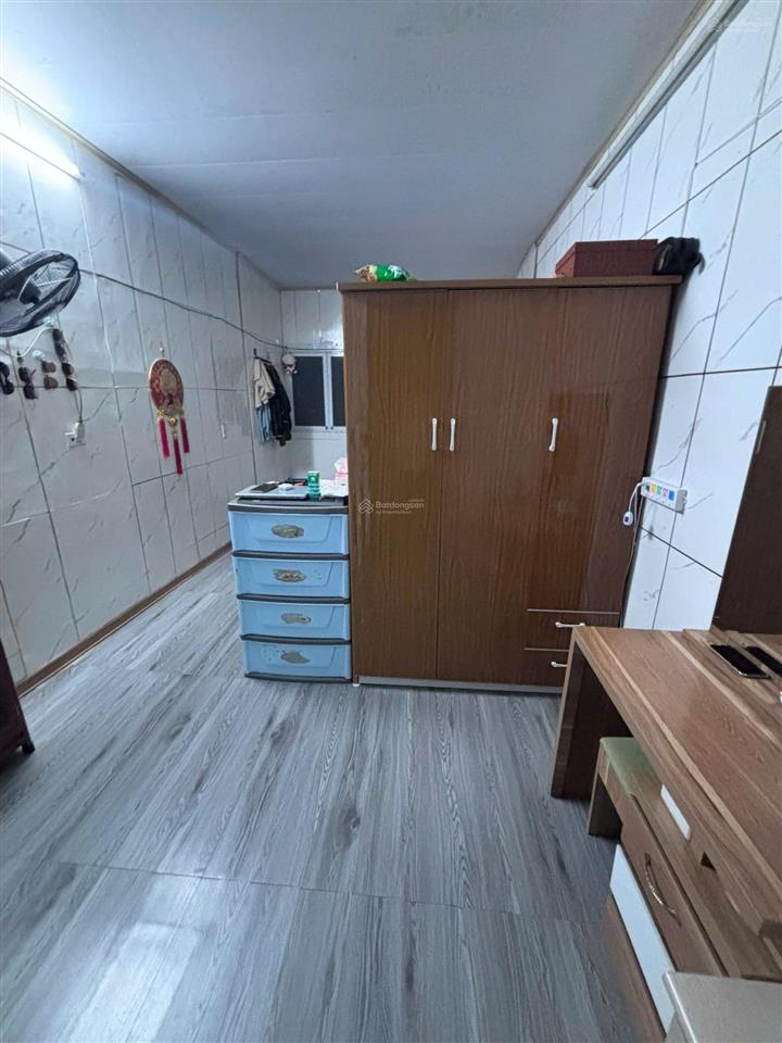 Bán gấp nhà phố viên (cổng đh mỏ địa chất). 10 m2, 2 tầng, 1 nhà ra ô tô tránh. giá 3.2 tỷ