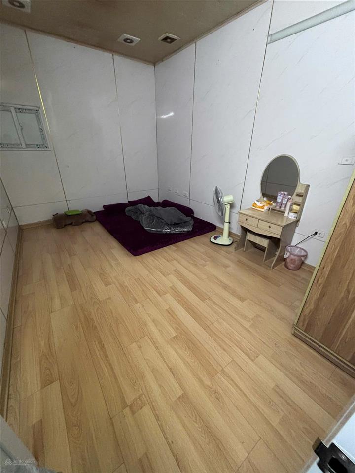 Bán gấp nhà phố viên (cổng đh mỏ địa chất). 10 m2, 2 tầng, 1 nhà ra ô tô tránh. giá 3.2 tỷ
