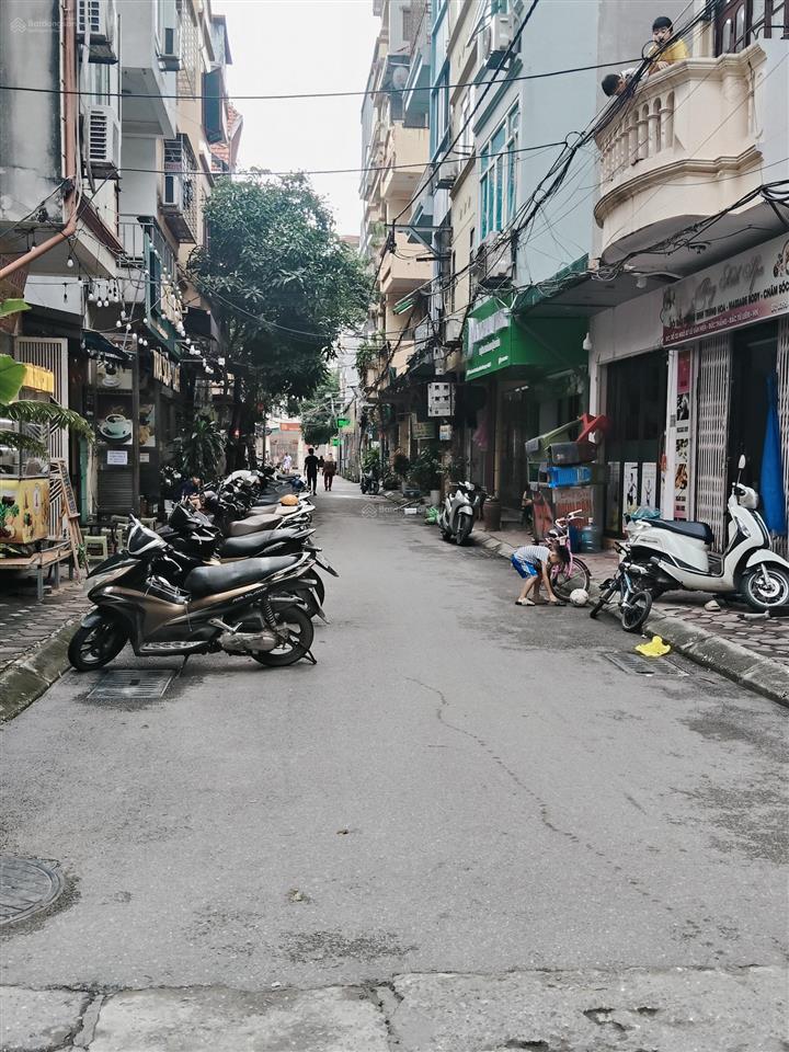 Nhỉnh 8 tỷ, sở hữu ngay căn nhà mp lê văn hiến. 35 m2, 4 tầng, kinh doanh sầm uất