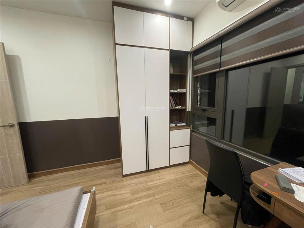 Bán nhà văn hội, 55 m2, 3 tầng, dân xây, ô tô tránh, view công viên hồ điều hoà. giá 10,2 tỷ
