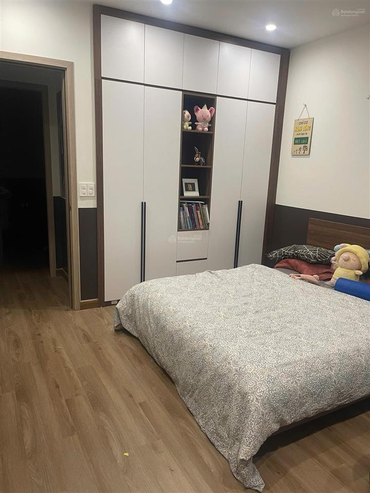 Bán nhà văn hội, 55 m2, 3 tầng, dân xây, ô tô tránh, view công viên hồ điều hoà. giá 10,2 tỷ
