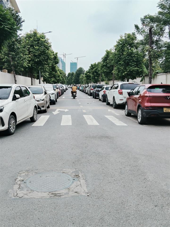 Chính chủ bán gấp, nhà lê văn hiến  hv tài chính. 45 m2, 4 tầng, ô tô, kinh doanh, giá 7.x tỷ