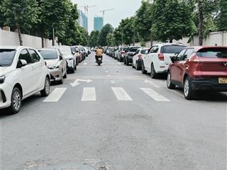 Chính chủ bán gấp, nhà lê văn hiến  hv tài chính. 45 m2, 4 tầng, ô tô, kinh doanh, giá 7.x tỷ