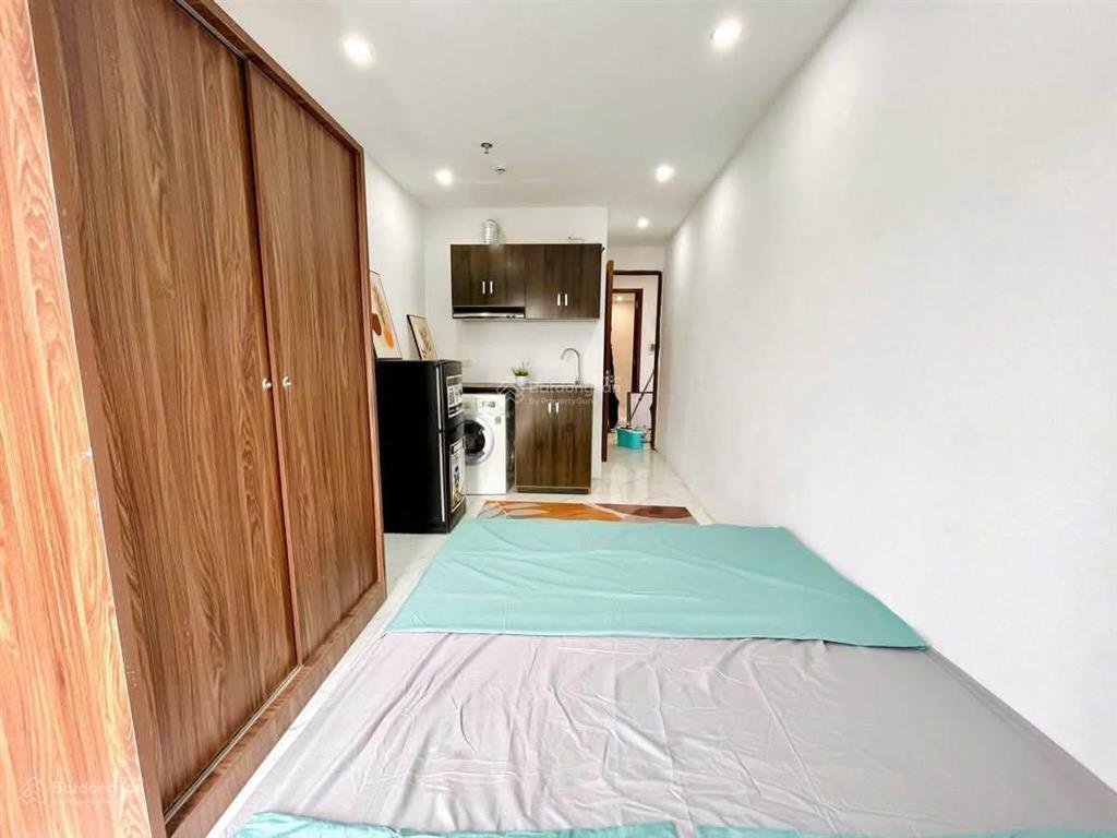 Bán nhanh tòa nhà phú diễn. 60 m2, mặt tiền 5 m, 17 căn hộ, dòng tiền 800tr/ năm. giá nhỉnh 12 tỷ