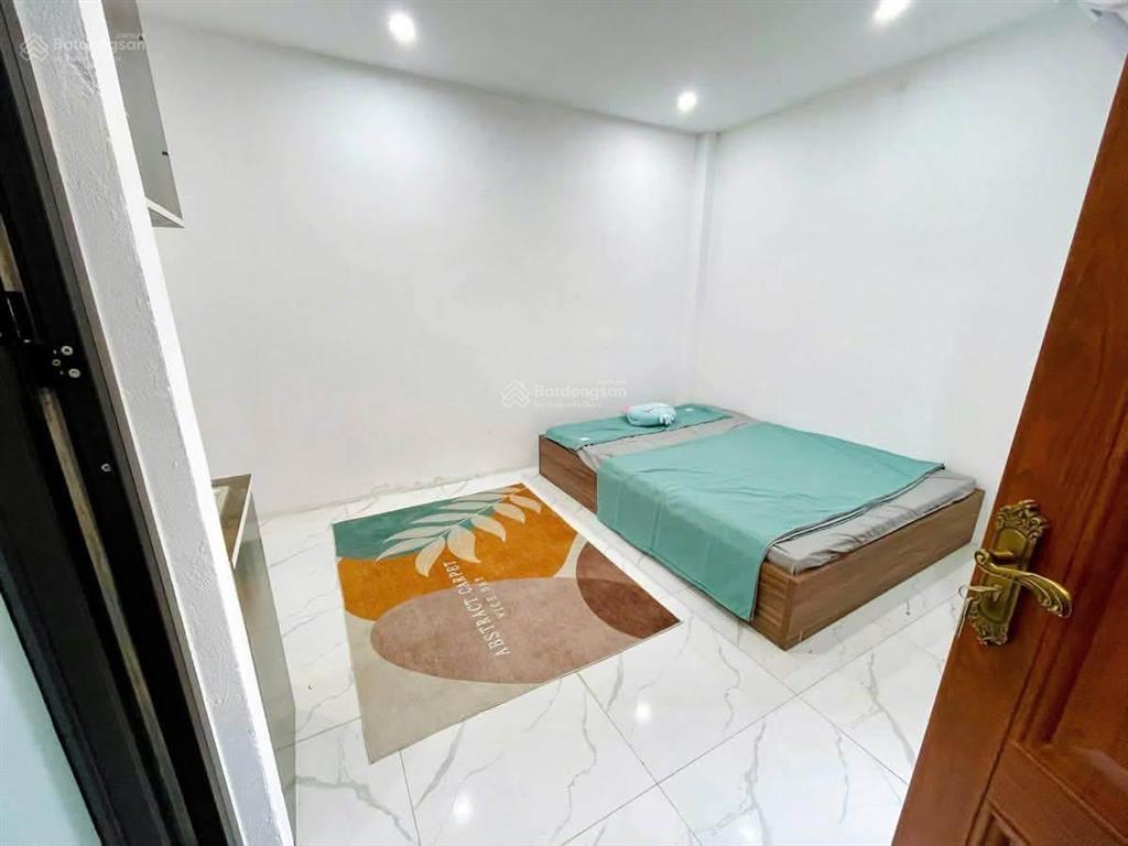 Bán nhanh tòa nhà phú diễn. 60 m2, mặt tiền 5 m, 17 căn hộ, dòng tiền 800tr/ năm. giá nhỉnh 12 tỷ