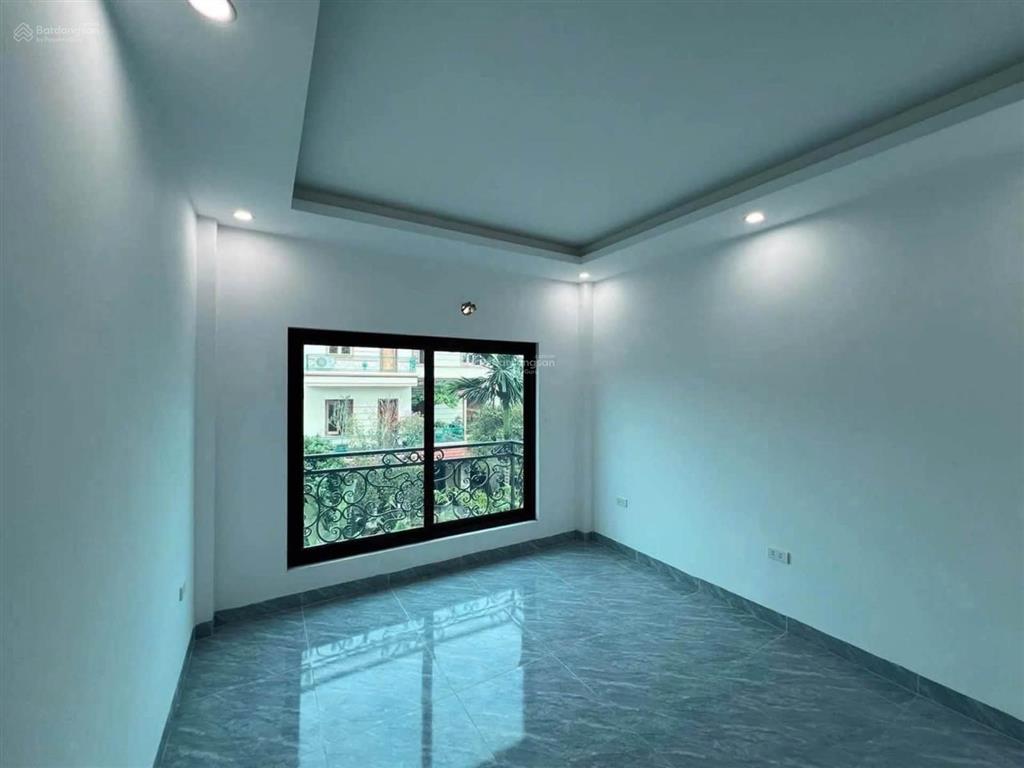 Cần tiền, bán nhanh nhà mặt phố di trạch, 37 m2, 5 tầng, dân xây, 3 thoáng, ô tô tránh. giá 6.3 tỷ