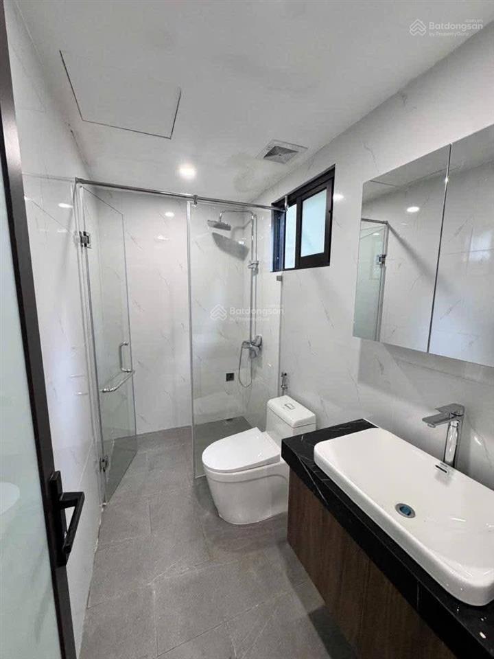 Bán gấp nhà cổ nhuế. 50 m2, 7 t, thang máy, lô góc, ngõ thông, ô tô tránh, kinh doanh. giá 14.x tỷ