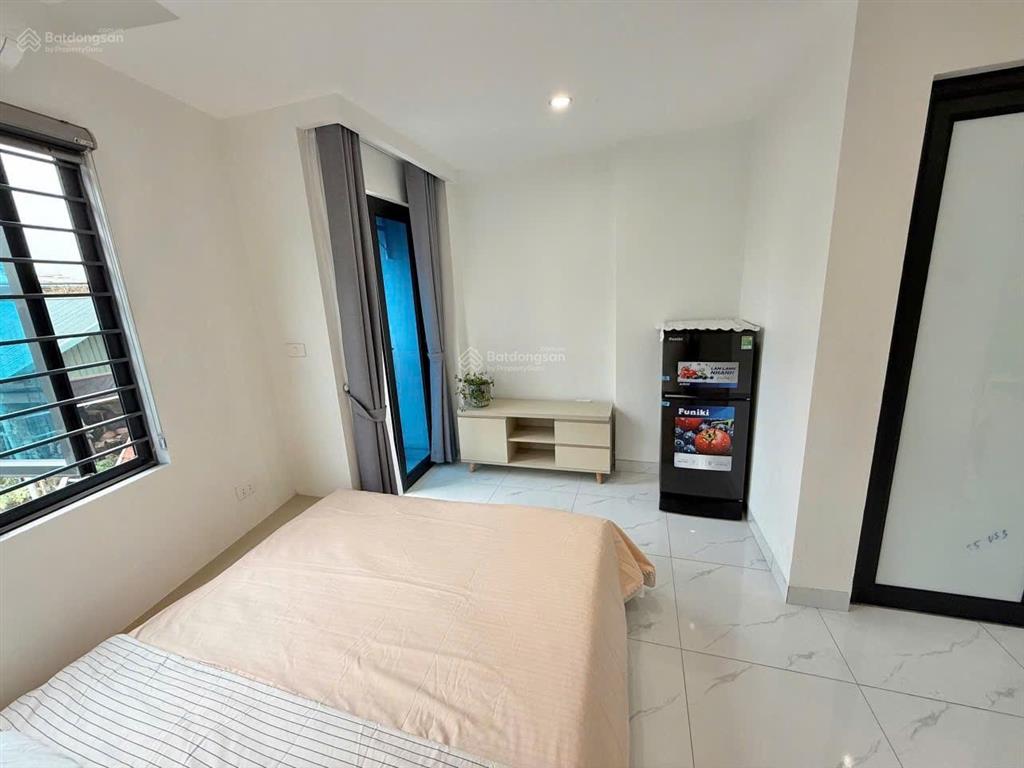 Bán nhà hv tài chính. 70 m2, 7t, t.máy, 2 thoáng. ô tô, kd. dòng tiền 70 tr/ tháng, giá 15.5 tỷ