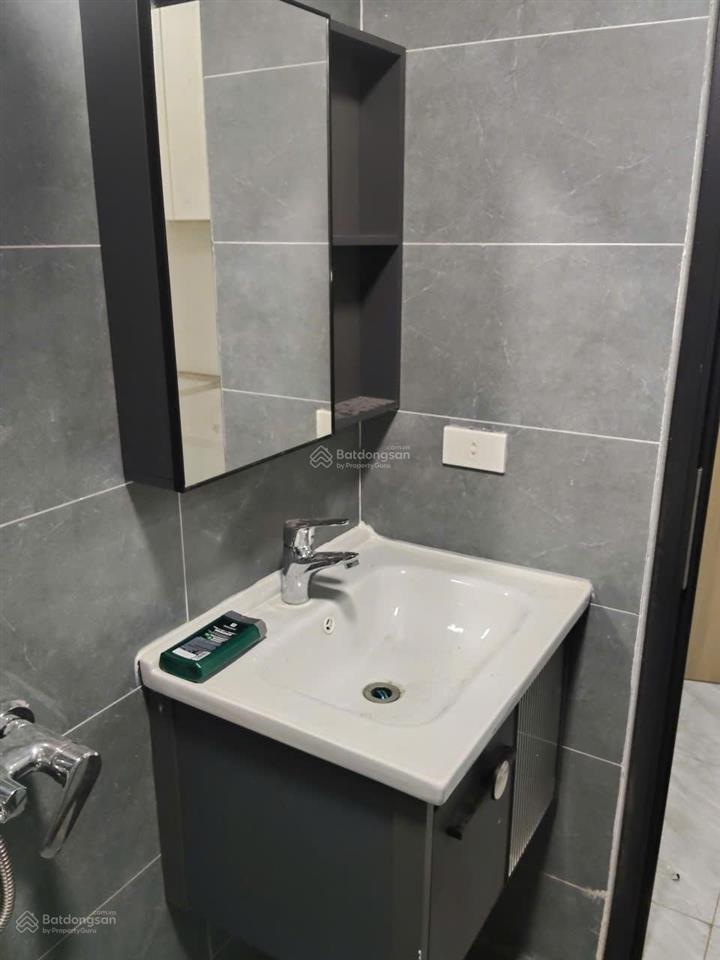 Bán nhà hv tài chính. 70 m2, 7t, t.máy, 2 thoáng. ô tô, kd. dòng tiền 70 tr/ tháng, giá 15.5 tỷ