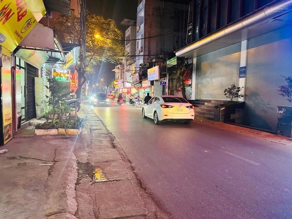 Bán gấp nhà phú diễn. 40 m2, 5 tầng, thang máy, ô tô đỗ cửa, kinh doanh sầm uất. giá nhỉnh 8 tỷ