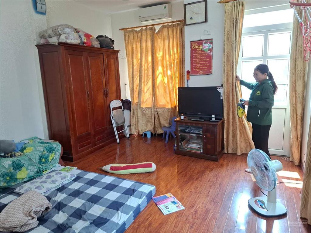 Nhỉnh 11 tỷ sở hữu ngay căn nhà lý tưởng tại thành phố giao lưu. 60 m2, 5 tầng, lô góc. kinh doanh.