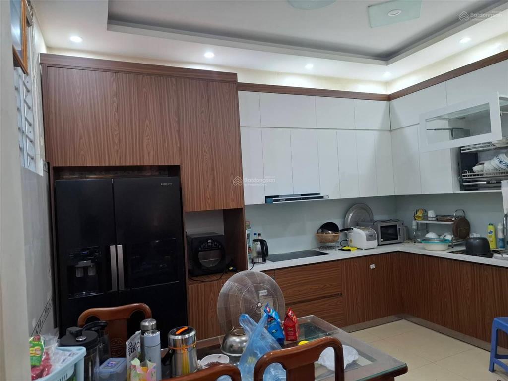 Nhỉnh 11 tỷ sở hữu ngay căn nhà lý tưởng tại thành phố giao lưu. 60 m2, 5 tầng, lô góc. kinh doanh.