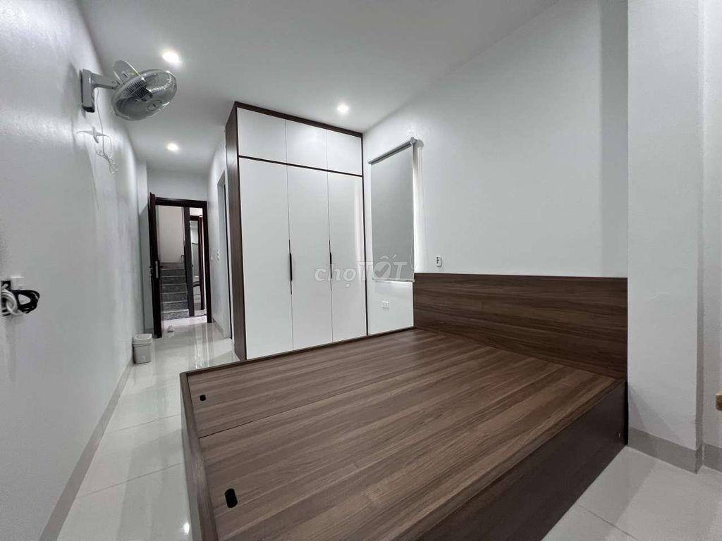 Bán nhà 6 tầng thang máy phố Liễu Giai