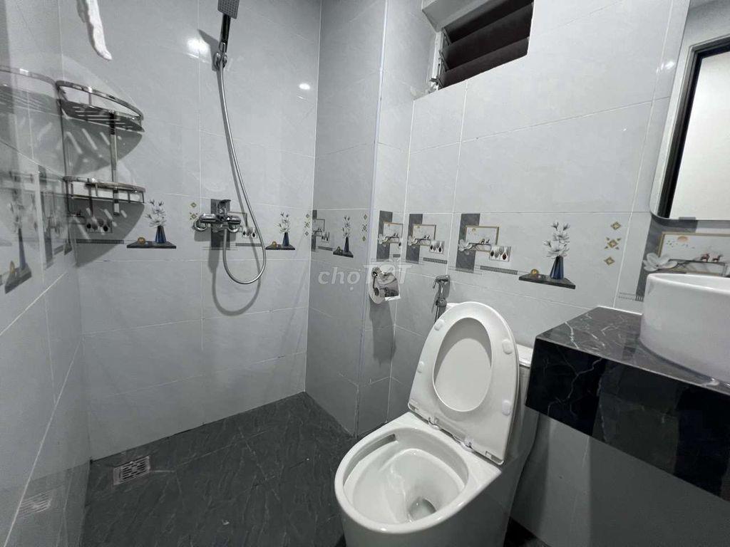 Bán nhà 6 tầng thang máy phố Liễu Giai