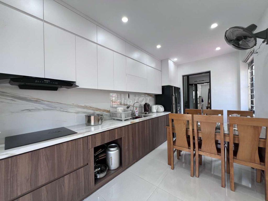 BÁN NHÀ 6 TẦNG THANG MÁY PHỐ LIỄU GIAI