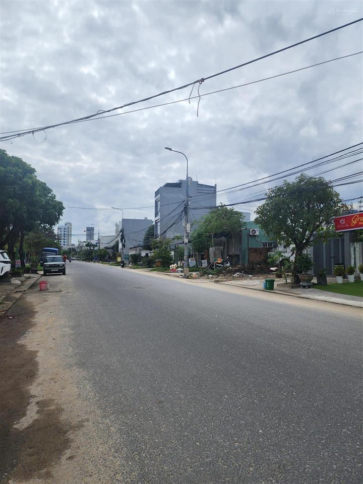 Bán đất gần biển phạm văn đồng, sơn trà đường 10m5 lề 4.5m giá 13.2 tỷ