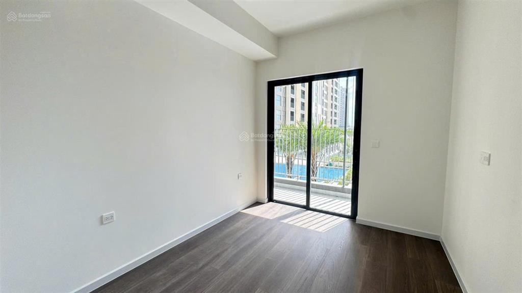 Căn hộ góc view hồ bơi 3pn giá cực tốt, nhận nhà ở ngay   0931 793 ***
