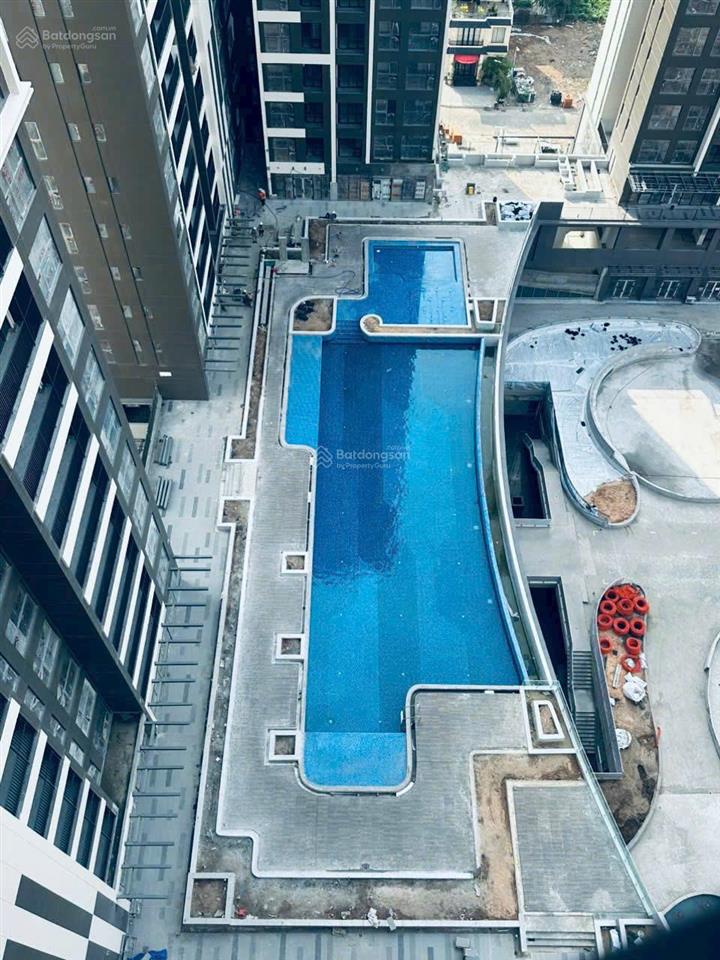 Bộ đôi hoa hậu, căn góc 2pn  balcony dài, tầng cao view sông landmark 81 2pn 2wc