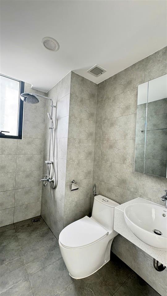 Cho thuê 2pn 2wc nội thất cơ bản như hình thực tế giá full 12tr/ tháng  0931 793 ***