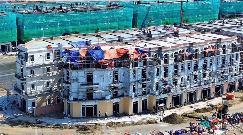 Shop 2 mặt tiền trục đường 26m, đi vào cụm đảo khu vịnh ngọc pkd 0931 793 ***
