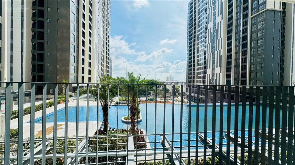 Bán căn góc 2pn giá 6,2 tỷ bao thuế phí