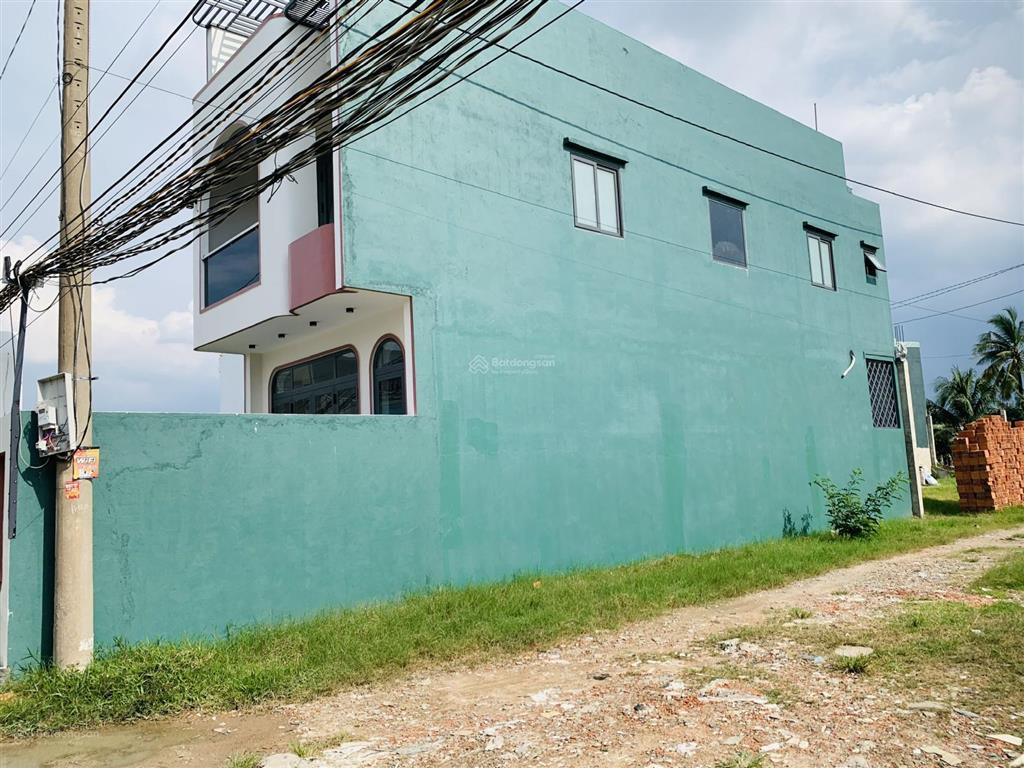 Bán nhà sẵn sổ hồng tại mỹ hạnh (đức hòa cũ), giá 2.4 tỷ full nội thất   0931 793 ***