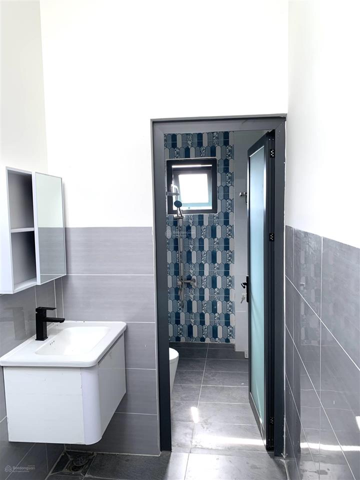 Bán nhà sẵn sổ hồng tại mỹ hạnh (đức hòa cũ), giá 2.4 tỷ full nội thất   0931 793 ***