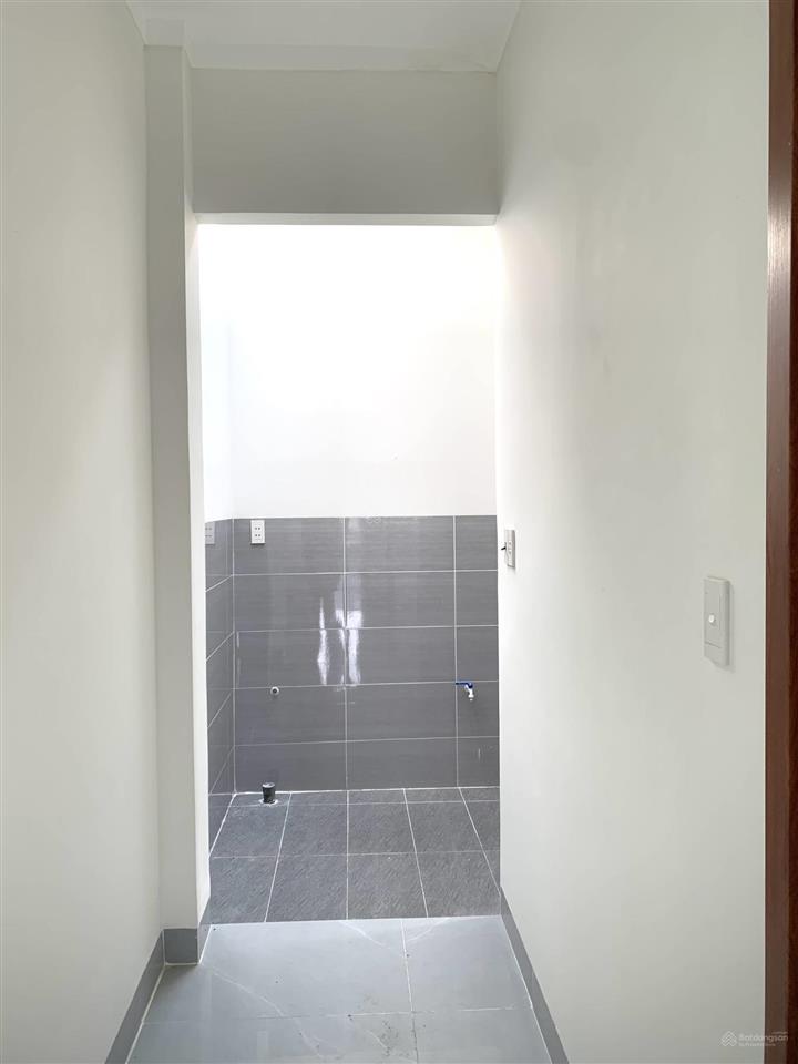 Bán nhà sẵn sổ hồng tại mỹ hạnh (đức hòa cũ), giá 2.4 tỷ full nội thất   0931 793 ***