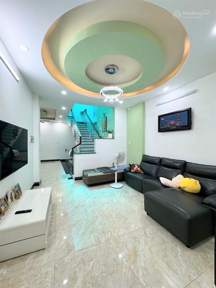 Bán gấp căn nhà đẹp 3 tầng  mặt tiền văn thân, trung tâm quận 6  155m2, 5,4 x 35m  giá 22,3 tỷ