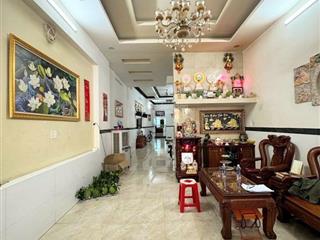 Nhà đẹp 3 tầng  đường văn thân trung tâm quận 6  dt 155m2, 4,2x35m  full nội thất.