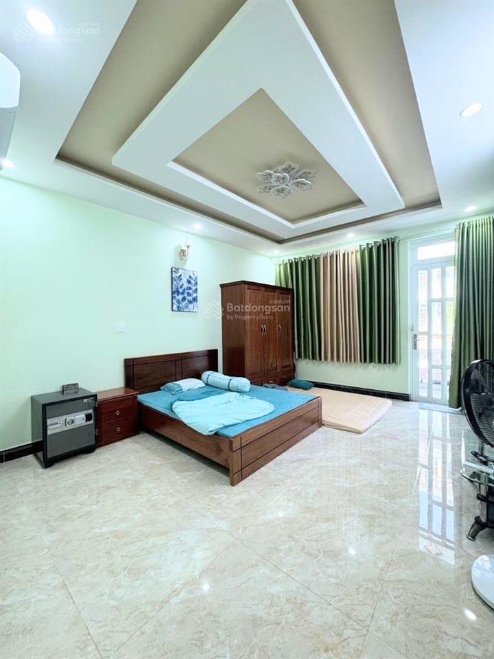 Bán gấp căn nhà đẹp 3 tầng  mặt tiền văn thân, trung tâm quận 6  155m2, 5,4 x 35m  giá 22,3 tỷ