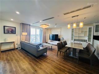Chính chủ cho thuê căn hộ 3 phòng ngủ, đầy đủ nội thất đẹp, tầng 13, view hồ tây.