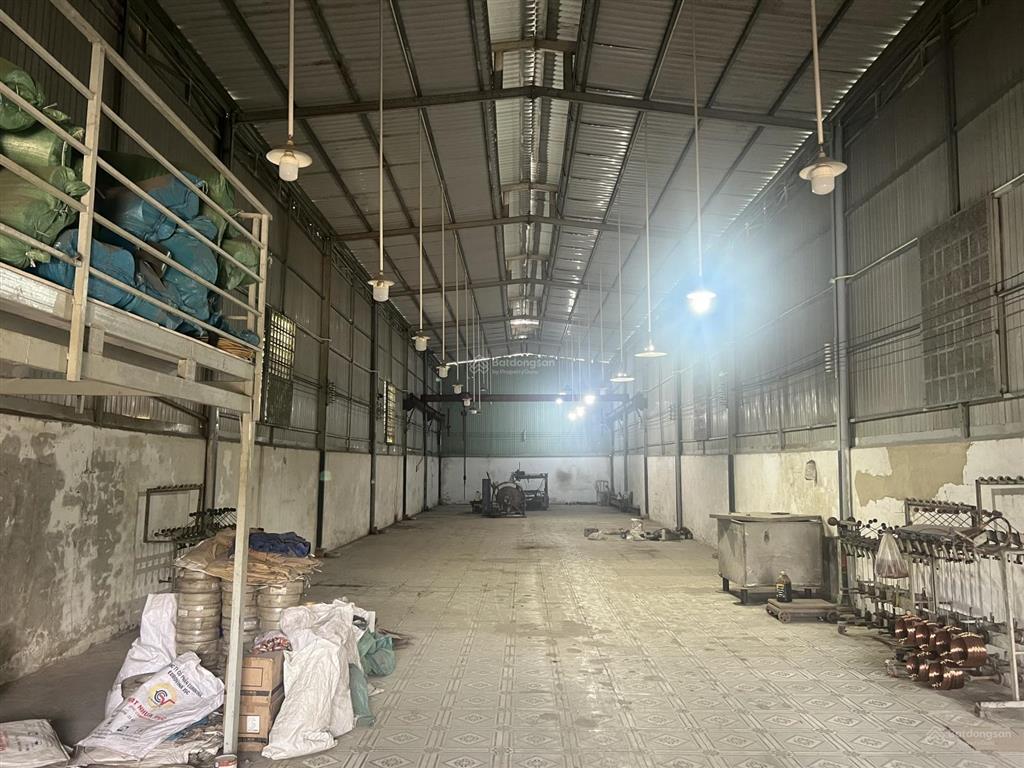 Cho thuê kho xưởng 320m2  15tr đường trần văn giàu
