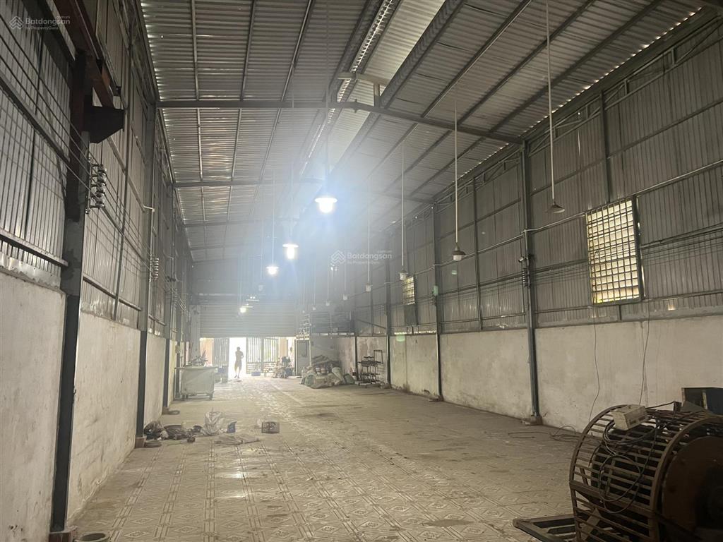 Cho thuê kho xưởng 320m2  15tr đường trần văn giàu