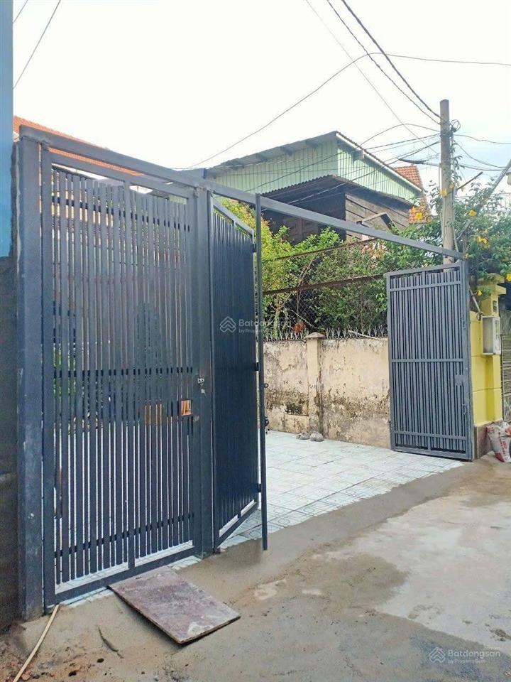 Cho thuê nhà sân vườn, hẻm thông xe hơi, sát hoàng diệu trung tâm thủ đức