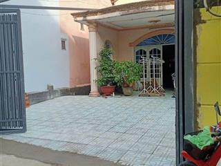Cho thuê nhà sân vườn, hẻm thông xe hơi, sát hoàng diệu trung tâm thủ đức