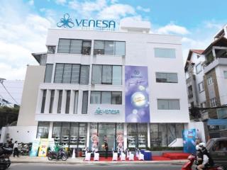 Bán nhà mặt tiền ngay công viên lê thị riêng  quận 10  (15x20m)  5 tầng  hđt 300tr/th  70 tỷ