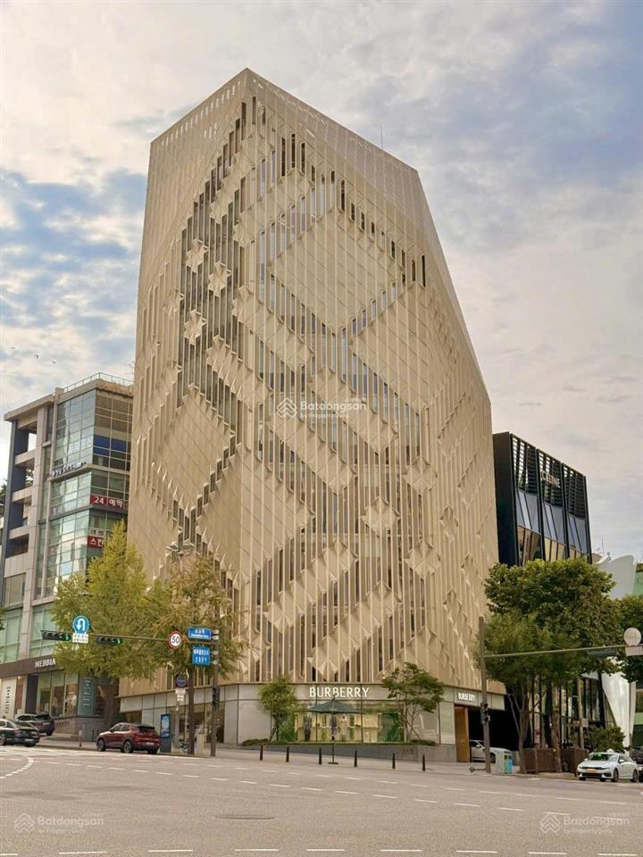 Bán siêu phẩm hầm 9 tầng góc 2 mặt tiền lê thị riêng  quận 1  (10x20m)  hđt 450tr/th  giá 130tỷ