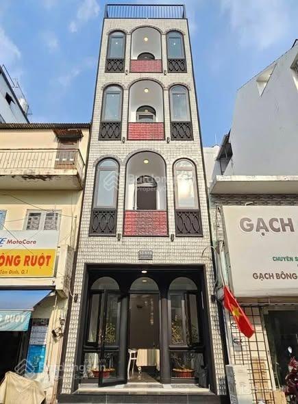Bán nhà siêu vị trí mặt tiền trần hưng đạo q1  (4x20m) 5 tầng  hđt 200tr/tháng  giá 50 tỷ